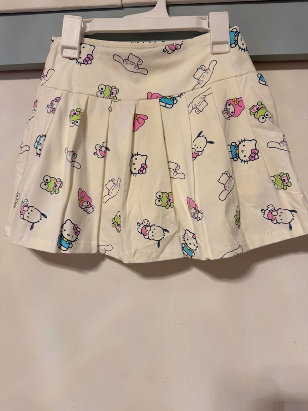 girls sanrio pleated skirt
